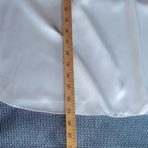 FRAME Women's Shirred Ivory Blouse NWT Size M - Picture 9 of 13